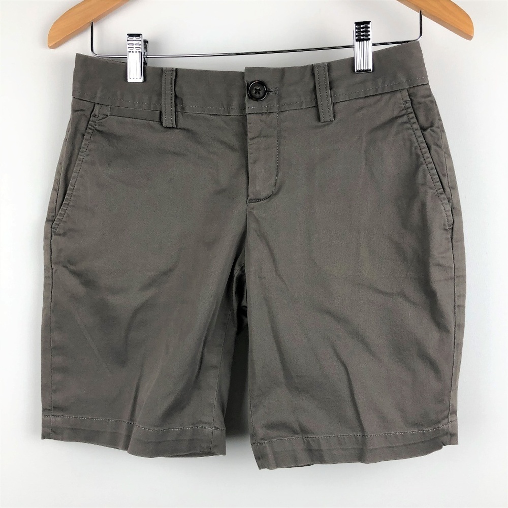 Banana Republic Bermuda Shorts Size 2P